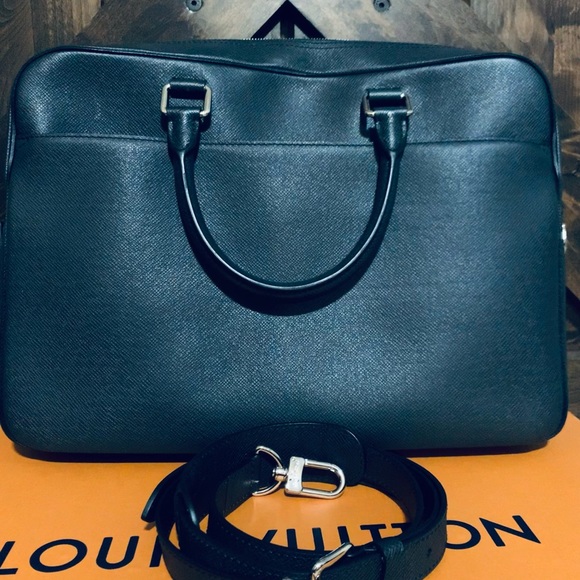 ‼️SOLD @ ANOTHER PLATFORM‼️🔥AUTH LV ARDOISE TAIGA PORTE-DOCUMENTS 🔥 - Picture 2 of 9